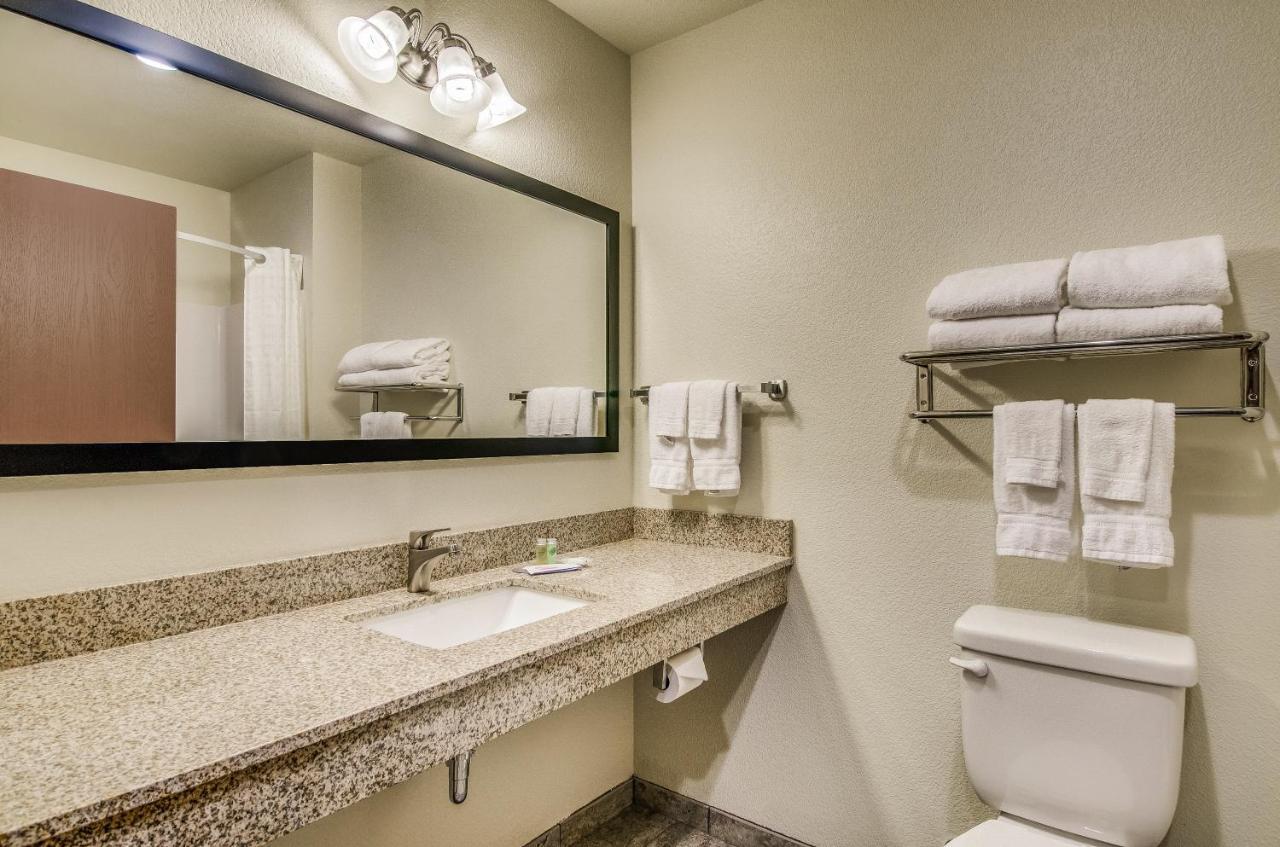 Cobblestone Inn&Suites - Bridgeport Extérieur photo