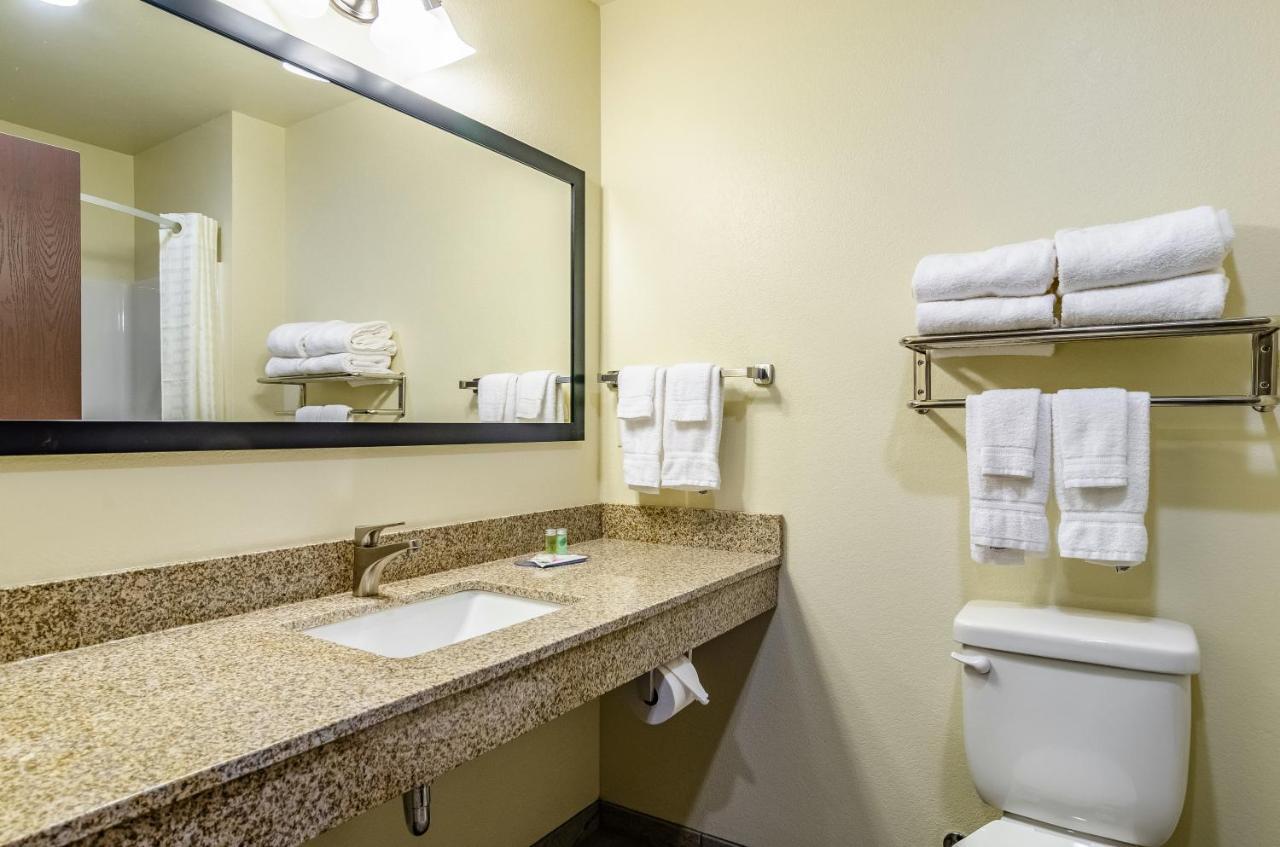 Cobblestone Inn&Suites - Bridgeport Extérieur photo